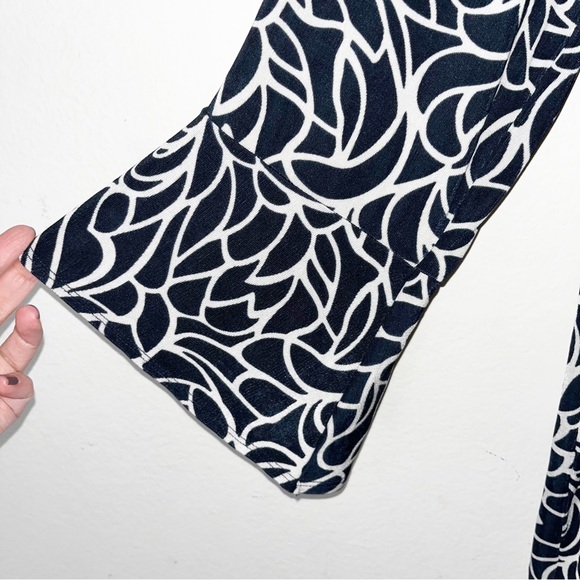 CHICO’S TRAVELERS CLASSIC CONVERTIBLE PRINTED TOP  Sz 3 XL 16 White Navy Slinky - Picture 5 of 8